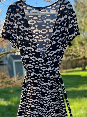 Tiana B Black Taupe Geometric Wrap Dress Size L Made in USA